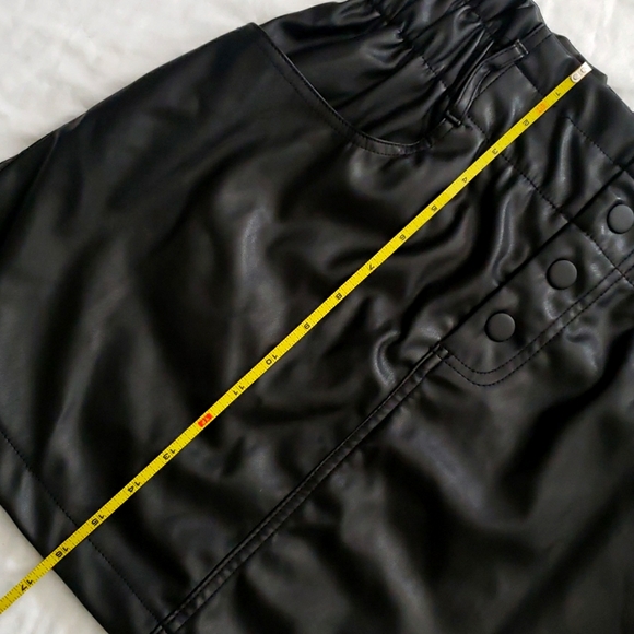Black leather  skirt/ CI SONO. Sice L - Picture 5 of 7
